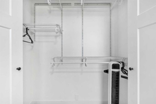 966 Berkley Drive Nw, Calgary, AB - Indoor With Storage