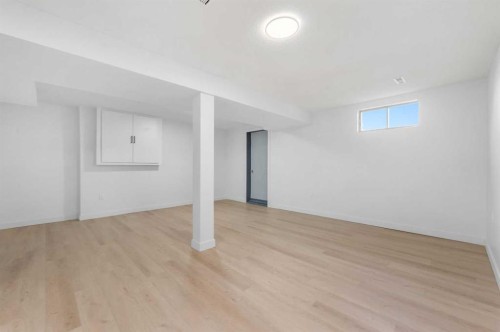 966 Berkley Drive Nw, Calgary, AB - Indoor