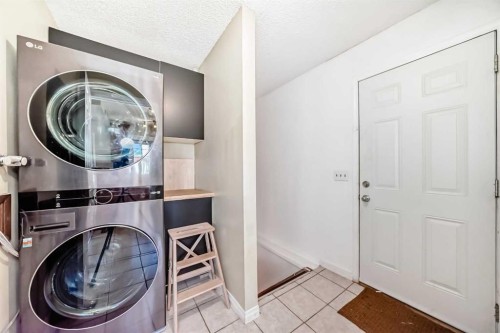 31 Castleglen Crescent Ne, Calgary, AB - Indoor Photo Showing Laundry Room
