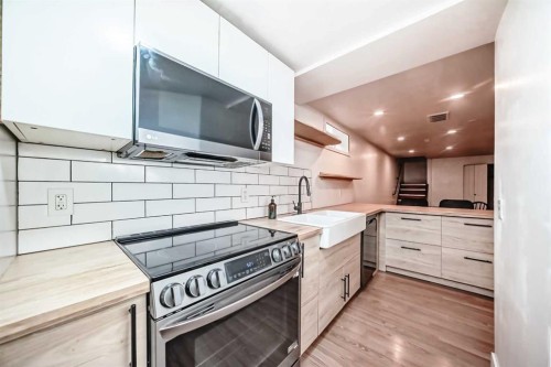 31 Castleglen Crescent Ne, Calgary, AB - Indoor Photo Showing Kitchen With Upgraded Kitchen