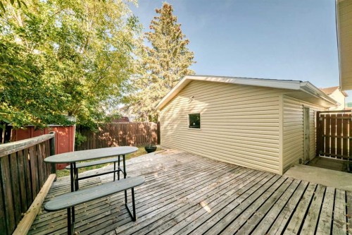 31 Castleglen Crescent Ne, Calgary, AB - Outdoor With Exterior