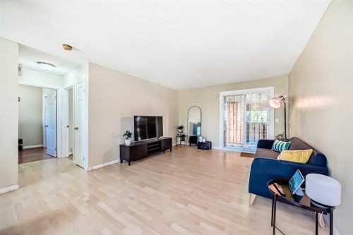 31 Castleglen Crescent Ne, Calgary, AB - Indoor Photo Showing Other Room