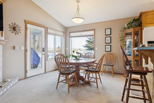 123 Whispering Way, Vulcan, AB - Indoor Photo Showing Dining Room