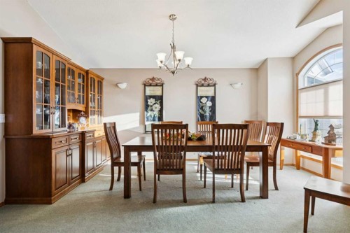 123 Whispering Way, Vulcan, AB - Indoor Photo Showing Dining Room