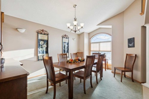123 Whispering Way, Vulcan, AB - Indoor Photo Showing Dining Room