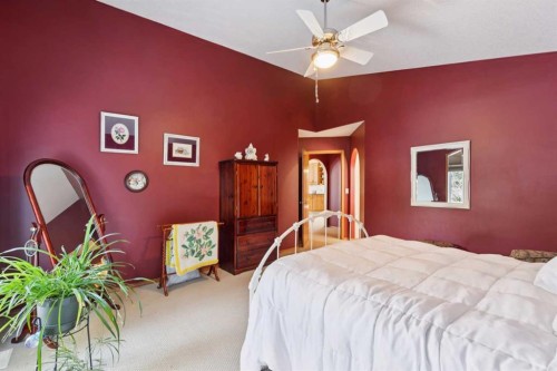 123 Whispering Way, Vulcan, AB - Indoor Photo Showing Bedroom