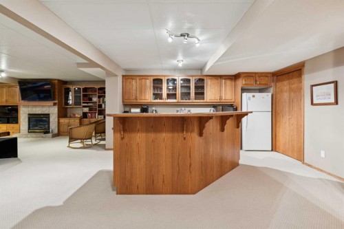 123 Whispering Way, Vulcan, AB - Indoor Photo Showing Kitchen
