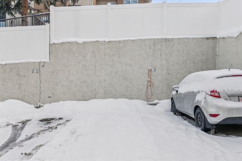 405-2140 17A Street Sw, Calgary, AB - Outdoor