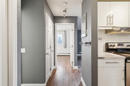 405-2140 17A Street Sw, Calgary, AB - Indoor Photo Showing Kitchen