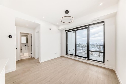 415-8375 Broadcast Avenue Sw, Calgary, AB - Indoor Photo Showing Other Room