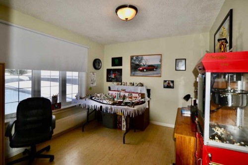 660 1 Avenue, Irricana, AB - Indoor Photo Showing Office