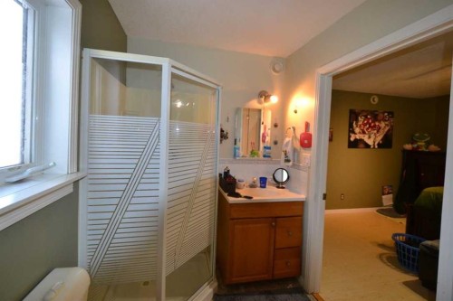 660 1 Avenue, Irricana, AB - Indoor