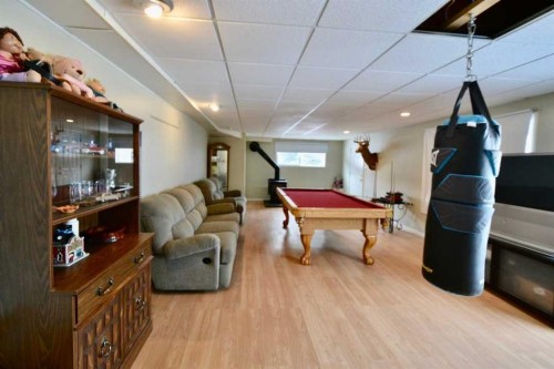 660 1 Avenue, Irricana, AB - Indoor Photo Showing Other Room