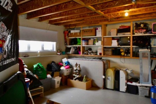 660 1 Avenue, Irricana, AB - Indoor