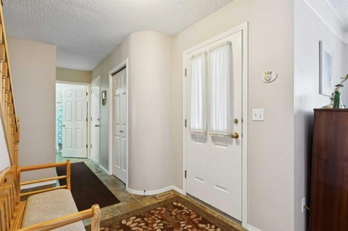 201-132 Straddock Crescent Sw, Calgary, AB - Indoor Photo Showing Other Room