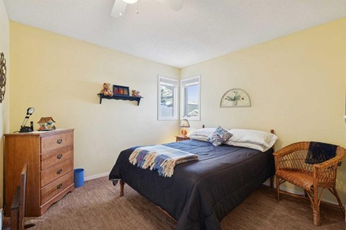 201-132 Straddock Crescent Sw, Calgary, AB - Indoor Photo Showing Bedroom