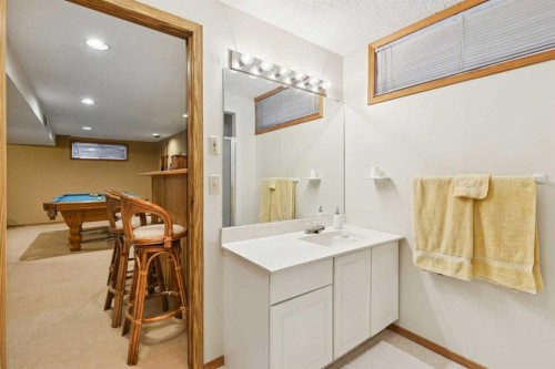 201-132 Straddock Crescent Sw, Calgary, AB - Indoor