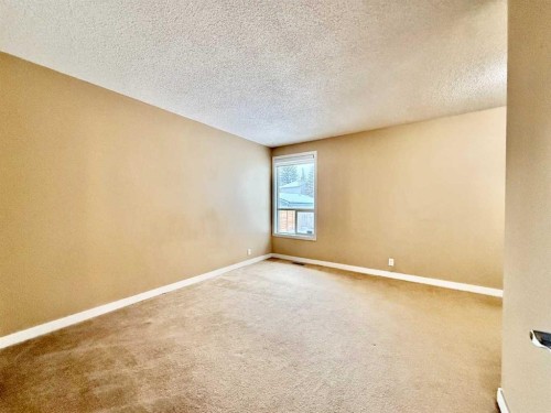 439 Ranchview Court Nw, Calgary, AB - Indoor Photo Showing Other Room