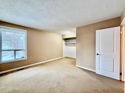 439 Ranchview Court Nw, Calgary, AB - Indoor Photo Showing Other Room