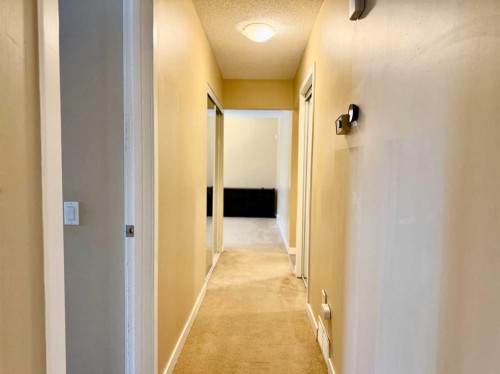 439 Ranchview Court Nw, Calgary, AB - Indoor Photo Showing Other Room