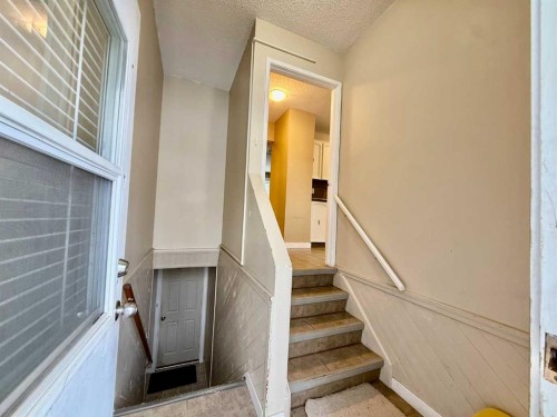 439 Ranchview Court Nw, Calgary, AB - Indoor Photo Showing Other Room