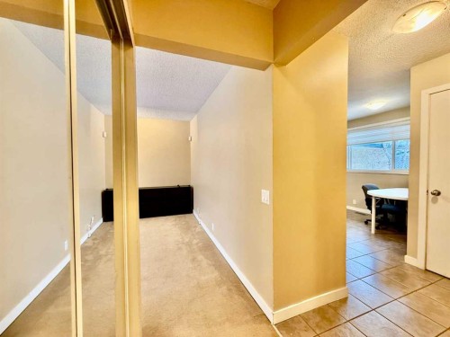 439 Ranchview Court Nw, Calgary, AB - Indoor Photo Showing Other Room