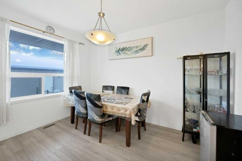 117 South Point Sw, Airdrie, AB - Indoor Photo Showing Dining Room