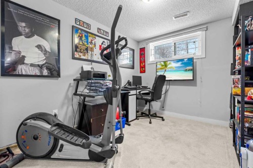 263 Doverview Crescent Se, Calgary, AB - Indoor