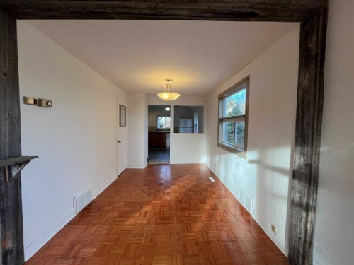 112 Allison Street, Acme, AB - Indoor Photo Showing Other Room