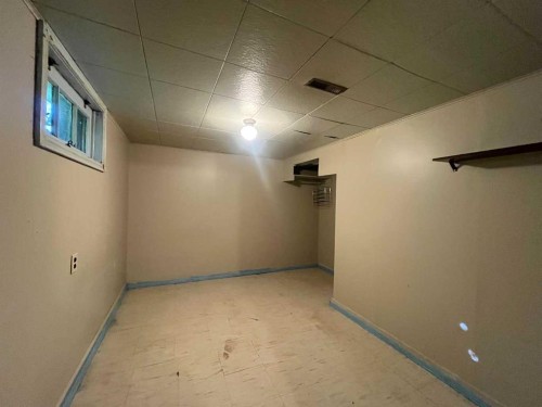 112 Allison Street, Acme, AB - Indoor