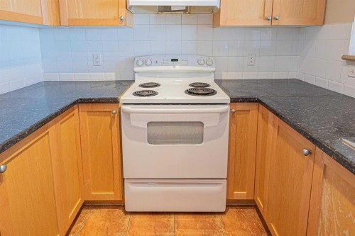 2414-333 Taravista Drive Ne, Calgary, AB - Indoor Photo Showing Kitchen