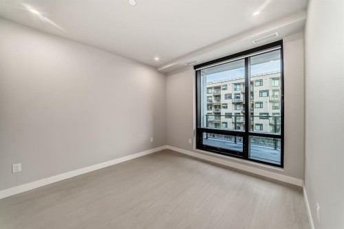 206-8375 Broadcast Avenue Sw, Calgary, AB - Indoor Photo Showing Other Room