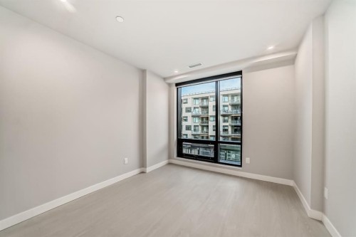 206-8375 Broadcast Avenue Sw, Calgary, AB - Indoor Photo Showing Other Room