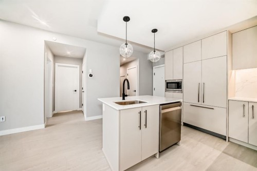 206-8375 Broadcast Avenue Sw, Calgary, AB - Indoor Photo Showing Kitchen With Upgraded Kitchen
