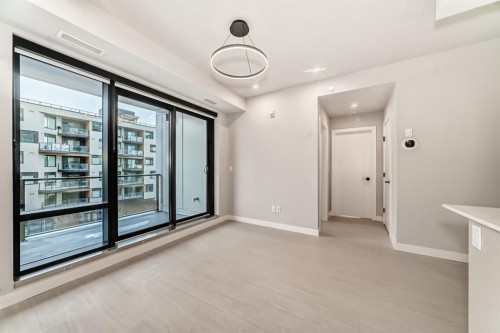 206-8375 Broadcast Avenue Sw, Calgary, AB - Indoor Photo Showing Other Room
