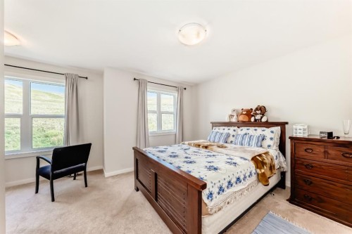 206 Cranbrook Square Se, Calgary, AB - Indoor Photo Showing Bedroom