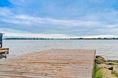 492 West Chestermere Drive, Chestermere, AB 