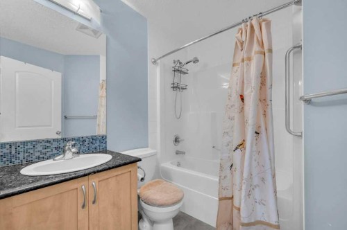 1174 Kingston Crescent Se, Airdrie, AB - Indoor Photo Showing Bathroom