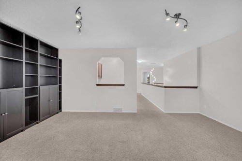 1174 Kingston Crescent Se, Airdrie, AB - Indoor Photo Showing Other Room