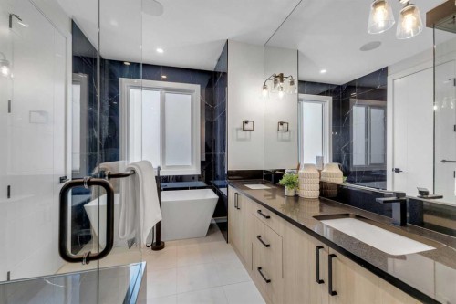 6416 34 Avenue Nw, Calgary, AB - Indoor Photo Showing Other Room