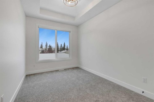 6416 34 Avenue Nw, Calgary, AB - Indoor Photo Showing Other Room