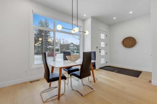 6416 34 Avenue Nw, Calgary, AB - Indoor Photo Showing Dining Room