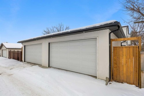 6416 34 Avenue Nw, Calgary, AB - Outdoor With Exterior