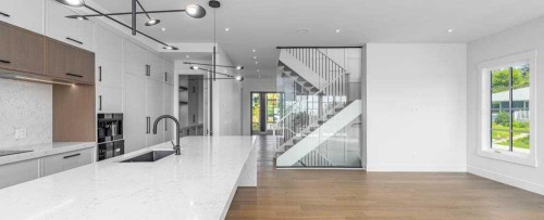 2504 19A Street Sw, Calgary, AB - Indoor Photo Showing Kitchen With Upgraded Kitchen