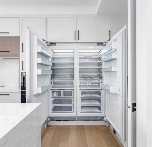 2504 19A Street Sw, Calgary, AB - Indoor