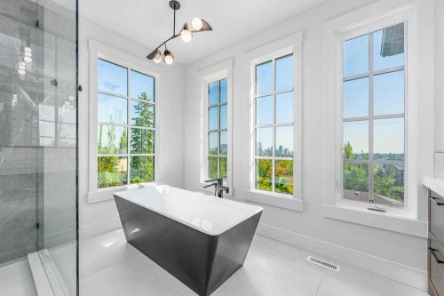 2504 19A Street Sw, Calgary, AB - Indoor Photo Showing Bathroom