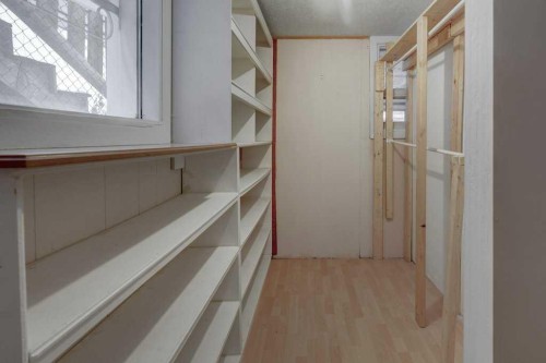 221 31 Avenue Ne, Calgary, AB - Indoor