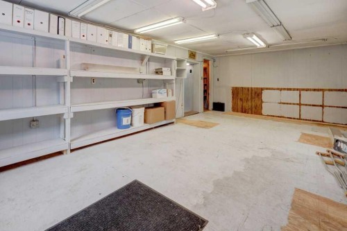 221 31 Avenue Ne, Calgary, AB - Indoor