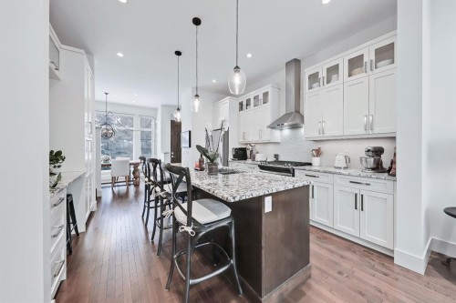 1229 Regal Crescent Ne, Calgary, AB - Indoor Photo Showing Kitchen With Upgraded Kitchen