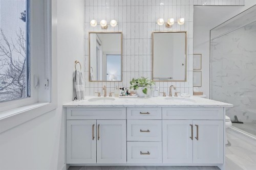 1229 Regal Crescent Ne, Calgary, AB - Indoor Photo Showing Bathroom